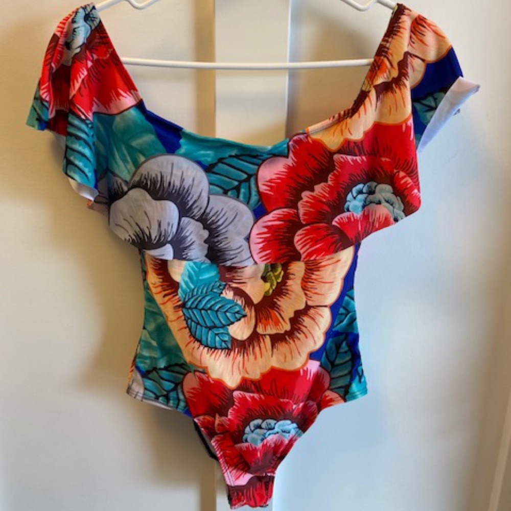 New off the shoulder bathing suit - size M